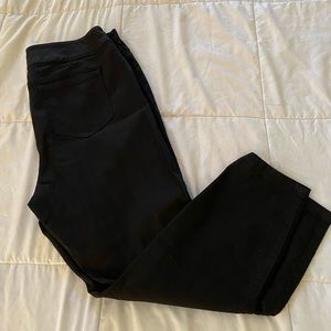 Torrid black 20(short) skinny jeans never worn